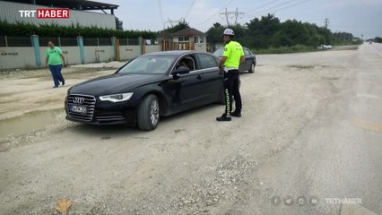 135'le radara girdi, "lüks araçları Türkiye'ye sokmayın" dedi