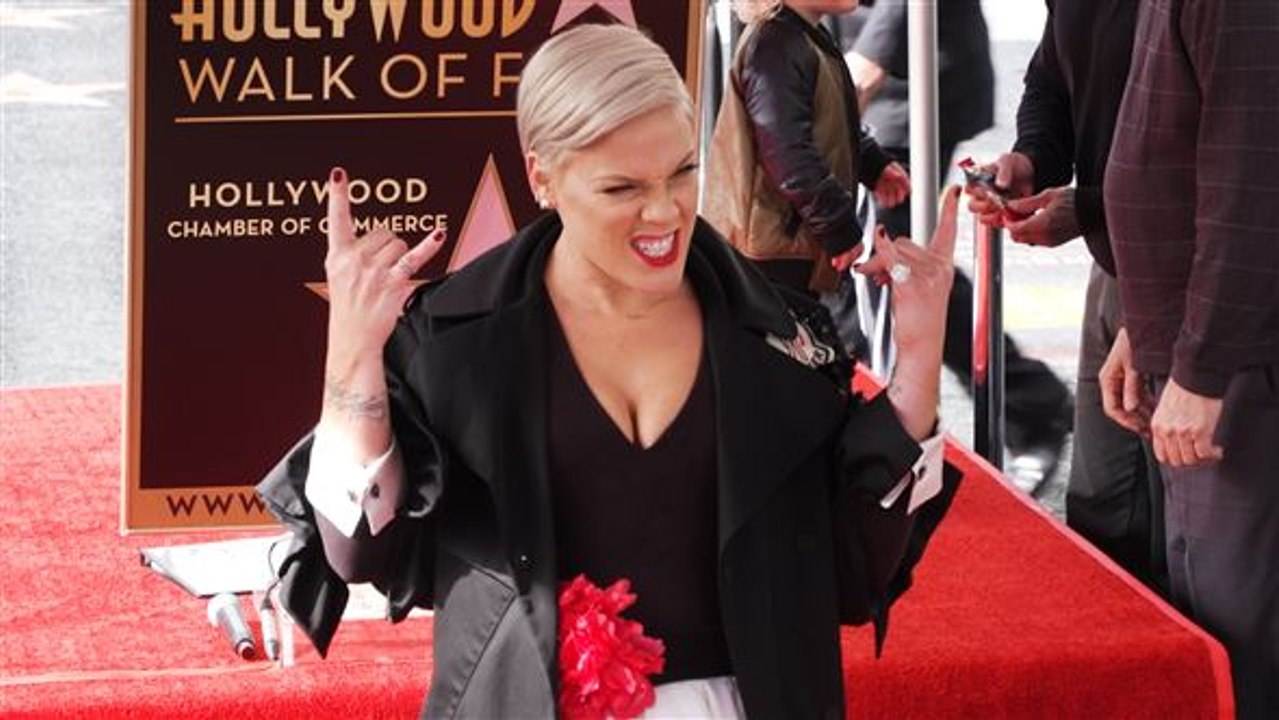 Pink verteidigt ihre Kinder für Verhalten in Berlin