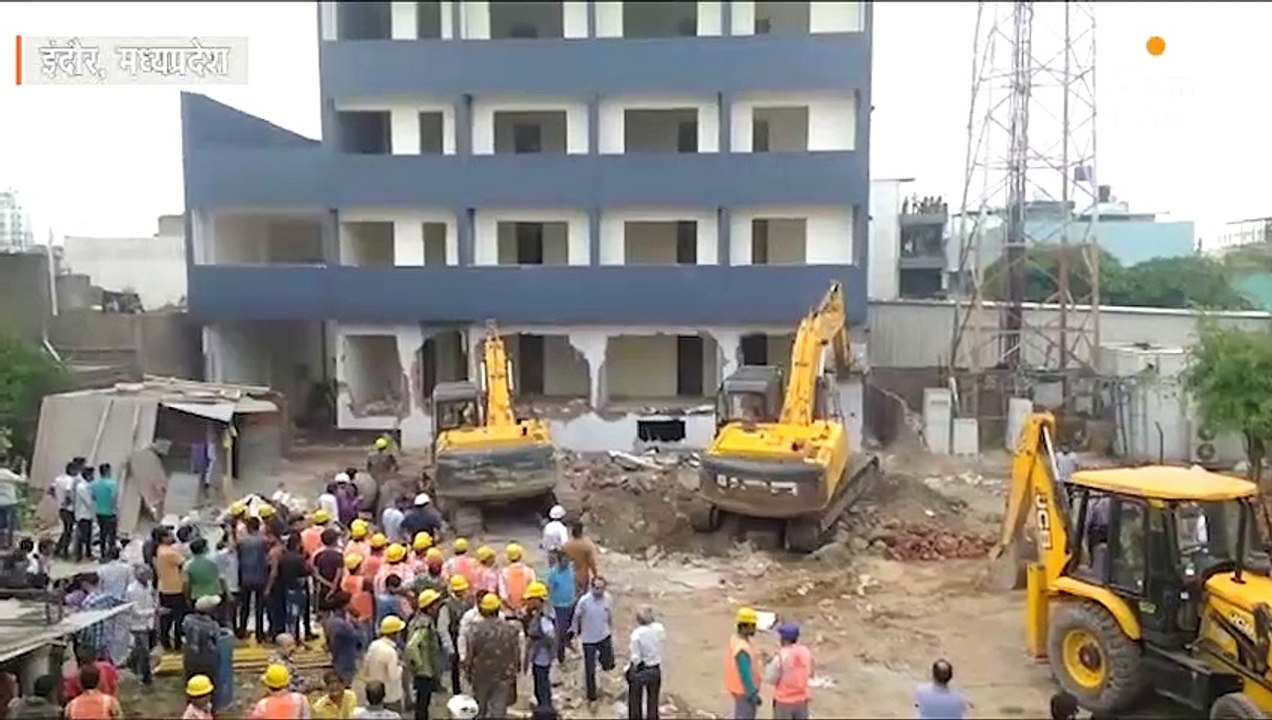 ग्रीन बेल्ट पर बनी 4 मंजिला बिल्डिंग को बारूद स...