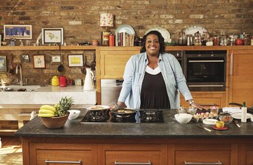 Alison Hammond congratulates WW members on their weight loss journeys