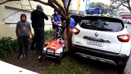 Land Rover e Captur batem na Rua Pernambuco, no Centro