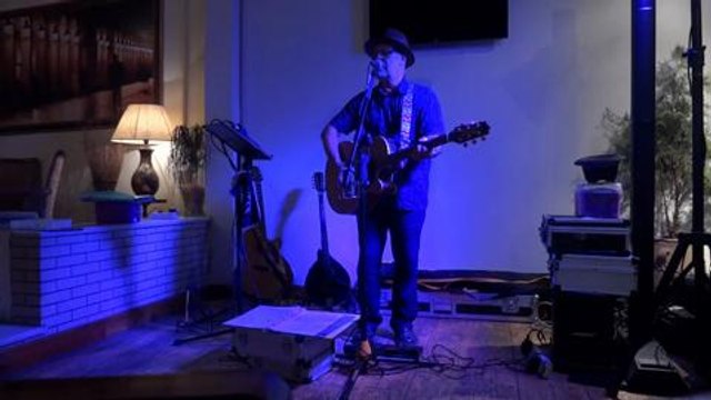 Keith Mitchell - Dire Straits classic 'Romeo and Juliette'.