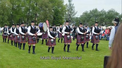Slideshow: Enniskillen pipe bands