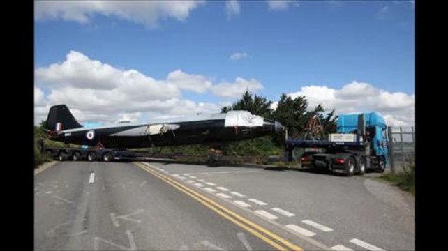 Canberra bomber arrives in Doncaster