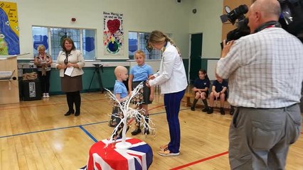 Olympian Sophie gives wings to brave Tia's Jet Set Angels project