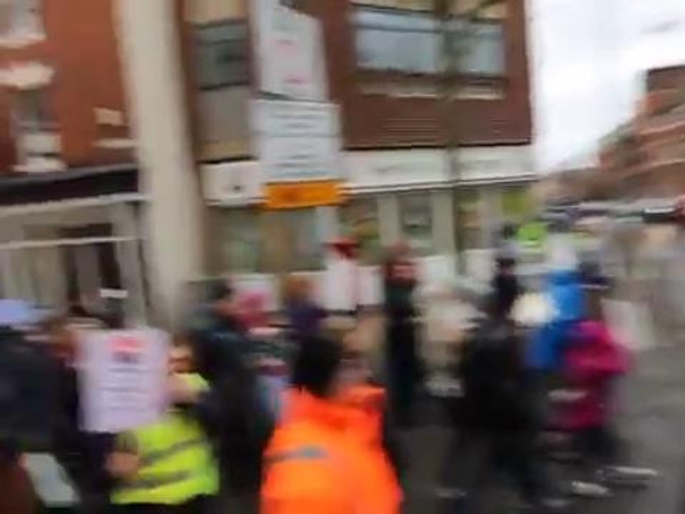 Children's ward cuts protest