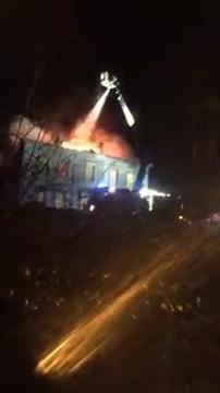 VIDEO: Fire crews battle blaze at Leeds building