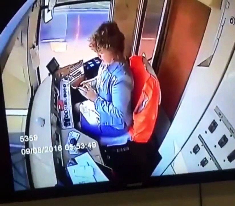 Cette conductrice fait dérailler son tramway en envoyant des textos en conduisant !