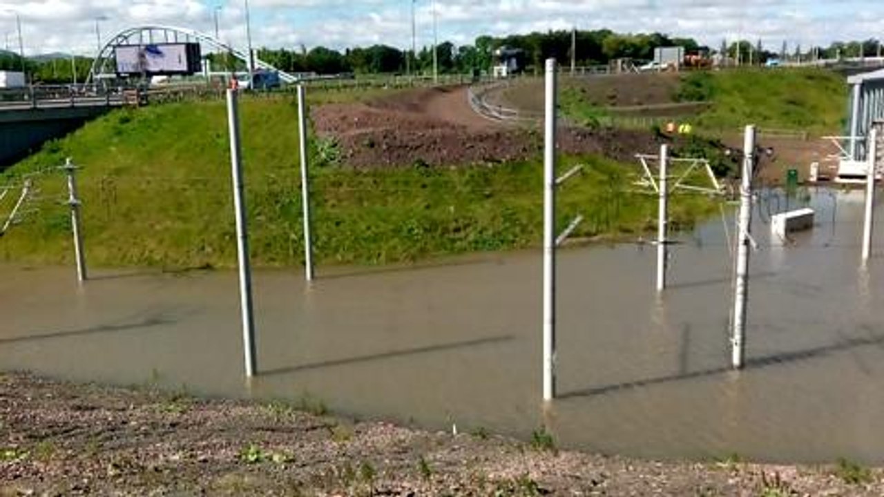 Flooding disrupts Edinburgh Trams