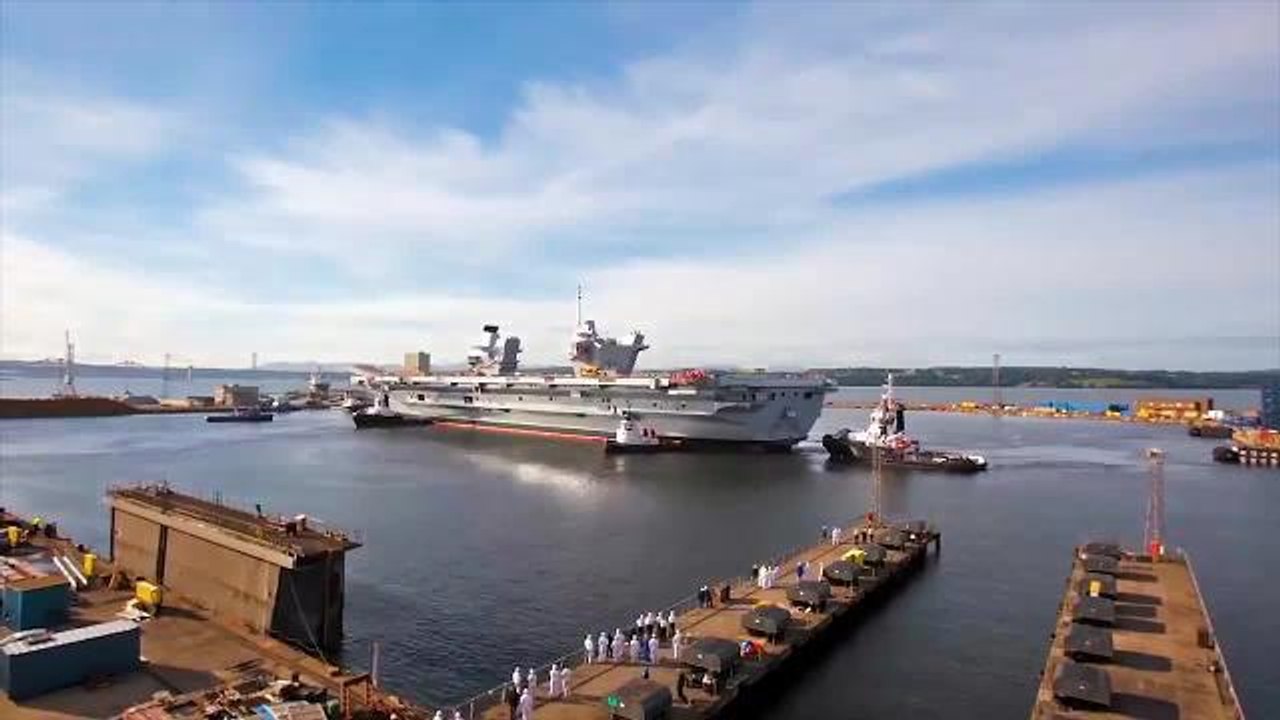 HMS Queen Elizabeth timelapse