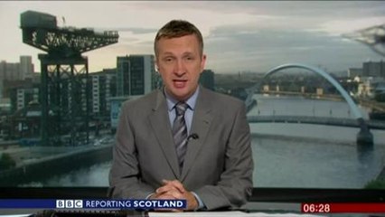 Spider photobombs news