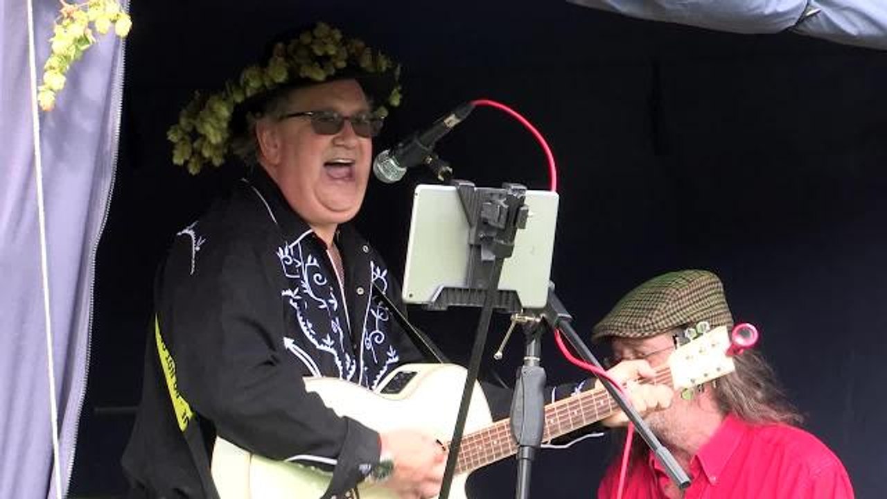 A preview to Bodiam Hop Picker's Festival (East Sussex)