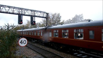 Flying Scotsman comes into Kettering