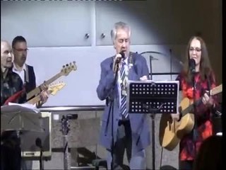 MK Mayor sings rock and roll