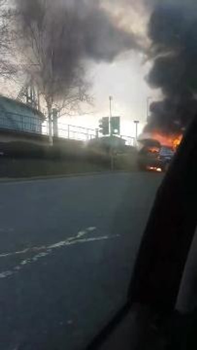 BMW X5 catches fire on Armley Gyratory