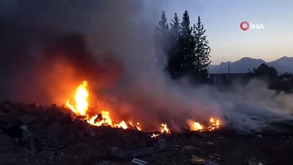 Antalya’da atık malzeme yangını korkuttu