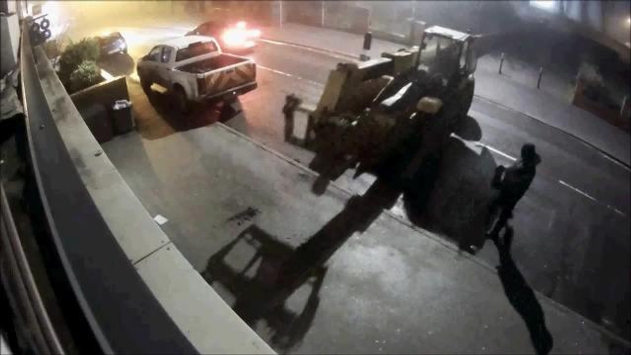 Thieves attempt to steal cash machine during Creswell ram raid