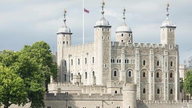 Extremely Disappointed Tourists Review British Attractions