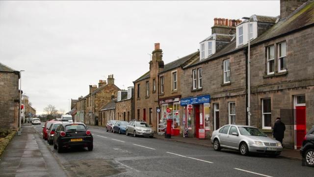 Thieves Ram Raid Sainsbury’s ATM in Edinburgh City Centre - HIRES