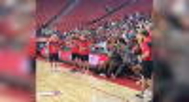 Zion Williamson drains a three from the bench