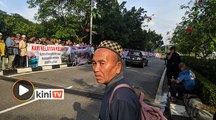 Lebih 300 nelayan Pantai Timur demo depan parlimen