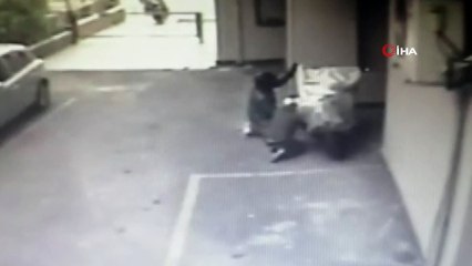 Kozyatağı'nda motosiklet hırsızlığı kamerada