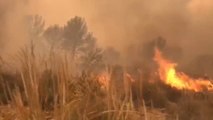 Los bomberos siguen sin controlar el incendio de Alicante