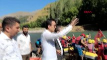 VAN Çatak'ta 15 Temmuz şehitleri için rafting gösterisi yapıldı