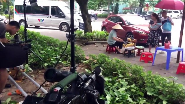 Cận cảnh màn Dũng đổ vỏ chăm sóc mẹ con Thư