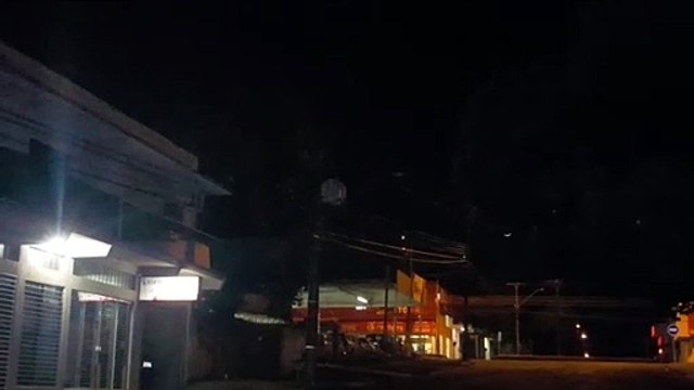 Três postes com lâmpadas queimadas geram reclamações no Bairro Parque São Paulo