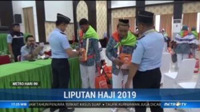 Jemaah Calhaj dari Sejumlah Daerah Diberangkatkan ke Tanah Suci