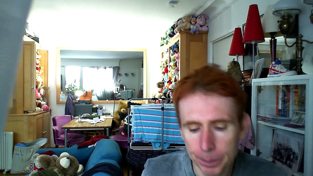 Wiwi égratigne "Jaja Loulou" d'Olive