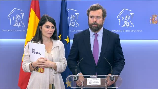 Vox propone que los políticos no cobren hasta que se formen los gobiernos