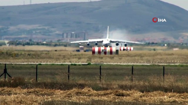 S-400 sevkiyatında onikinci uçak Mürted Hava Üssü’ne indi