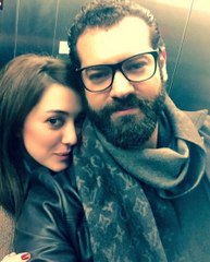 عمرو يوسف يتحدث لأول مرة عن السر وراء اسم ابنته ومن تشبه ملامحها