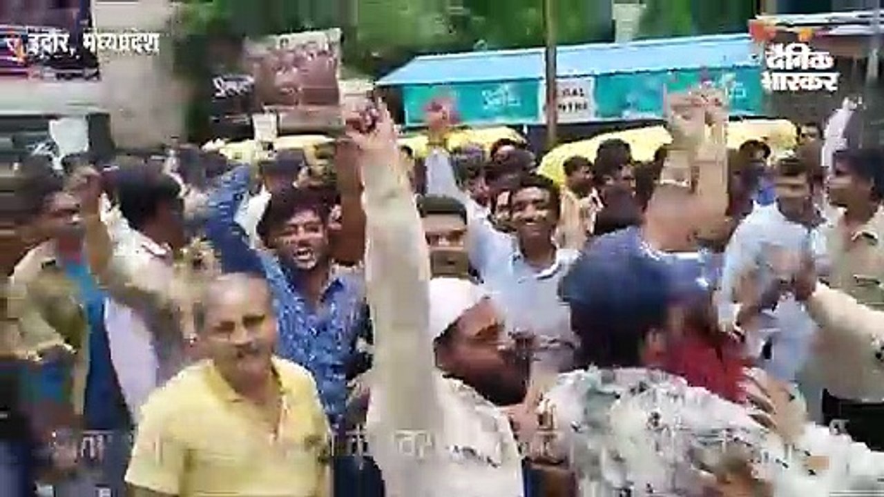 ओला, उबर के विरोध में ऑटो चालकों की गुंडागर्दी