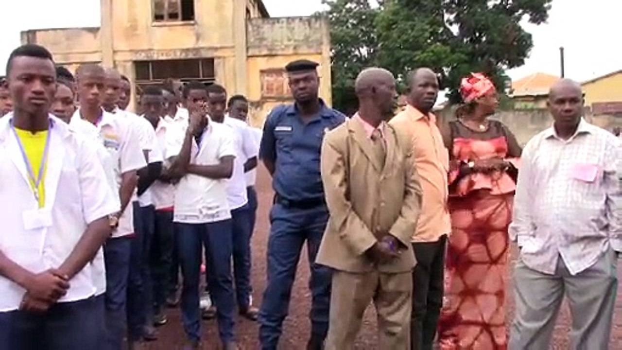 BAC-2019 à Labé : fouille des candidats, interdictions de chaussures fermées et insuffisance de matériel