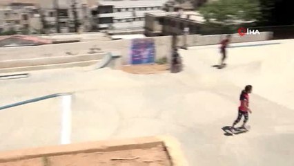 - Suriye'de Savaşın Çocuklarına İlk Kaykay Parkı