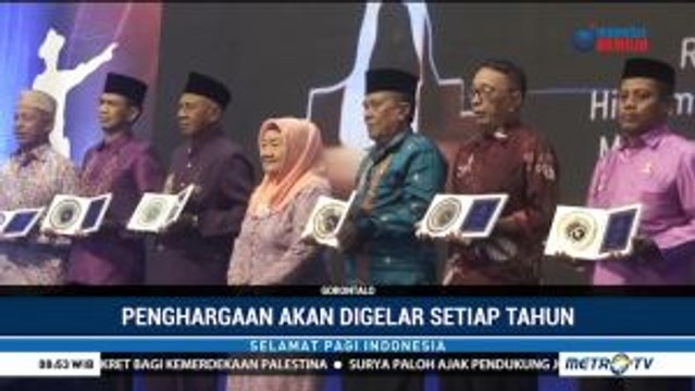 30 Warga Gorontalo Terima Penghargaan Nani Wartabone Awards