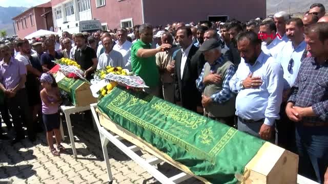 Tunceli'de PKK'lıların tuzakladığı patlayıcının infilak etmesi sonucu ölen 2 kardeş son...