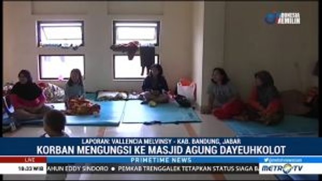 Korban Banjir Mengungsi di Masjid Agung Dayeuhkolot