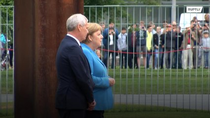 Merkel aparece tremendo em público pela terceira vez