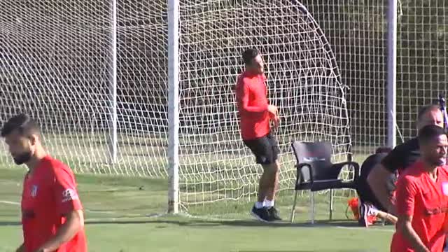 Koke se entrena al margen de sus compañeros