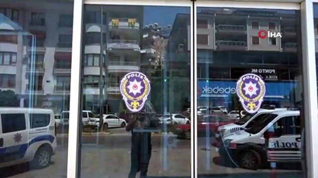 Bıçaklı kavgada 3 kişiyi yaralayan ve 1 kişinin ölümüne sebep olan şüpheli adliyede