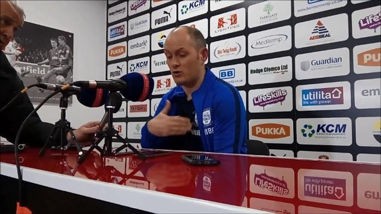 Alex Neil Roterham referee