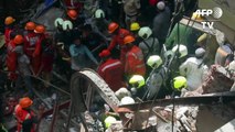 Cuatro muertos y una decena de desaparecidos en India al desplomarse un edificio