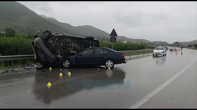 Furgoni me pasagjer kthehet përmbys në Korçë, pesë të plagosur - Lajme - Vizion Plus