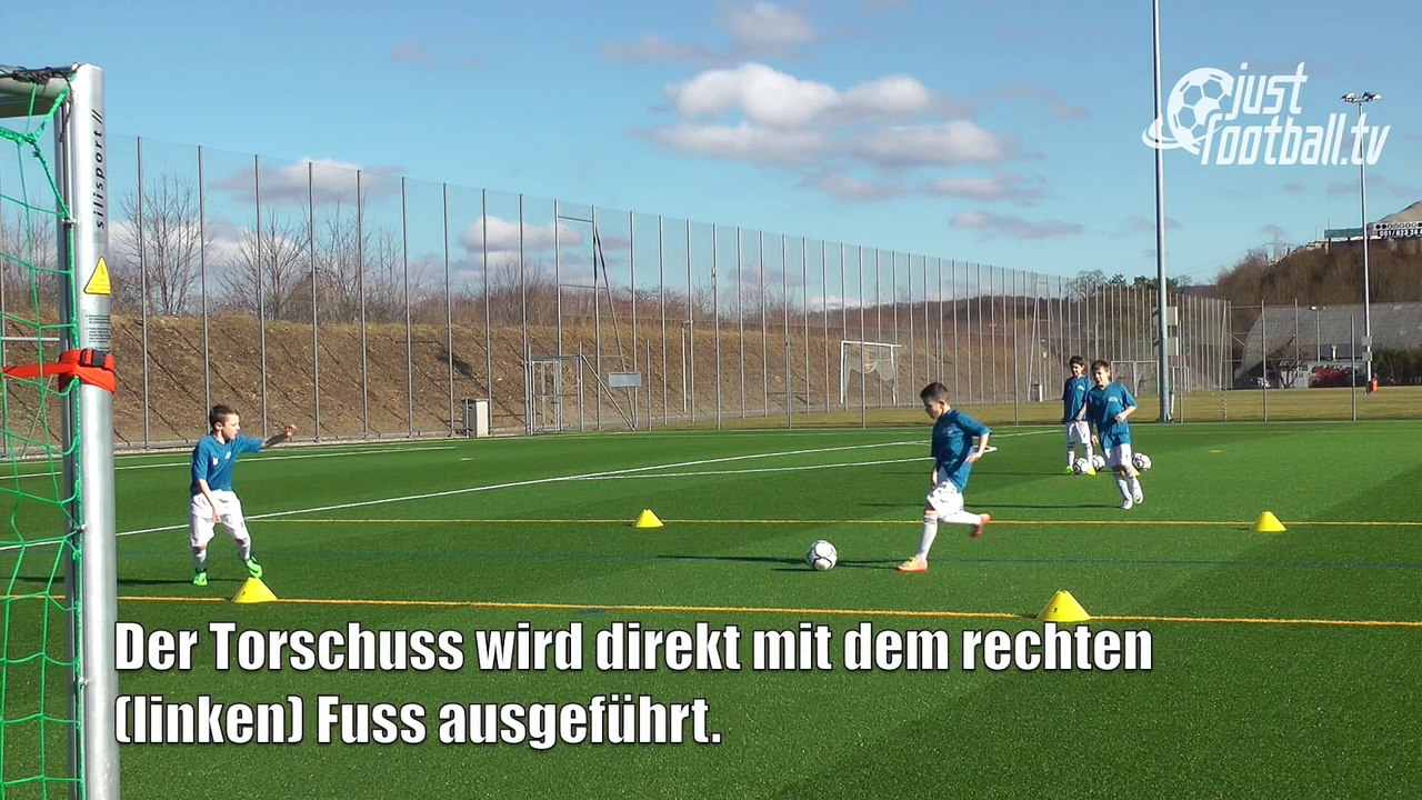 Fussballtraining_ Die Passlinie mit Torschuss - Passen - Technik