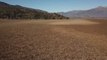 Laguna seca de Aculeo muestra las consecuencias del cambio climático en Chile (C)