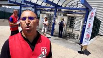 Opération de Force Ouvrière, devant l'une des entrées de PSA Sochaux